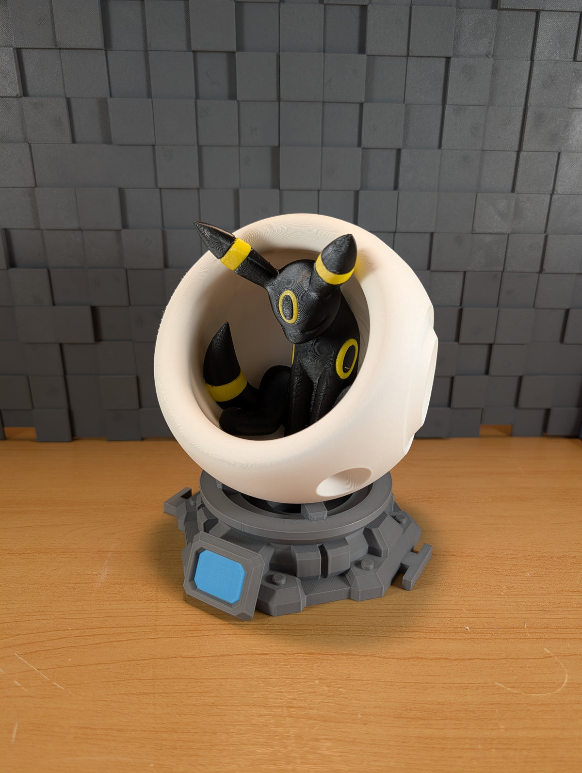 3D Printed | Umbreon in the Healing Pod | Print to Order
