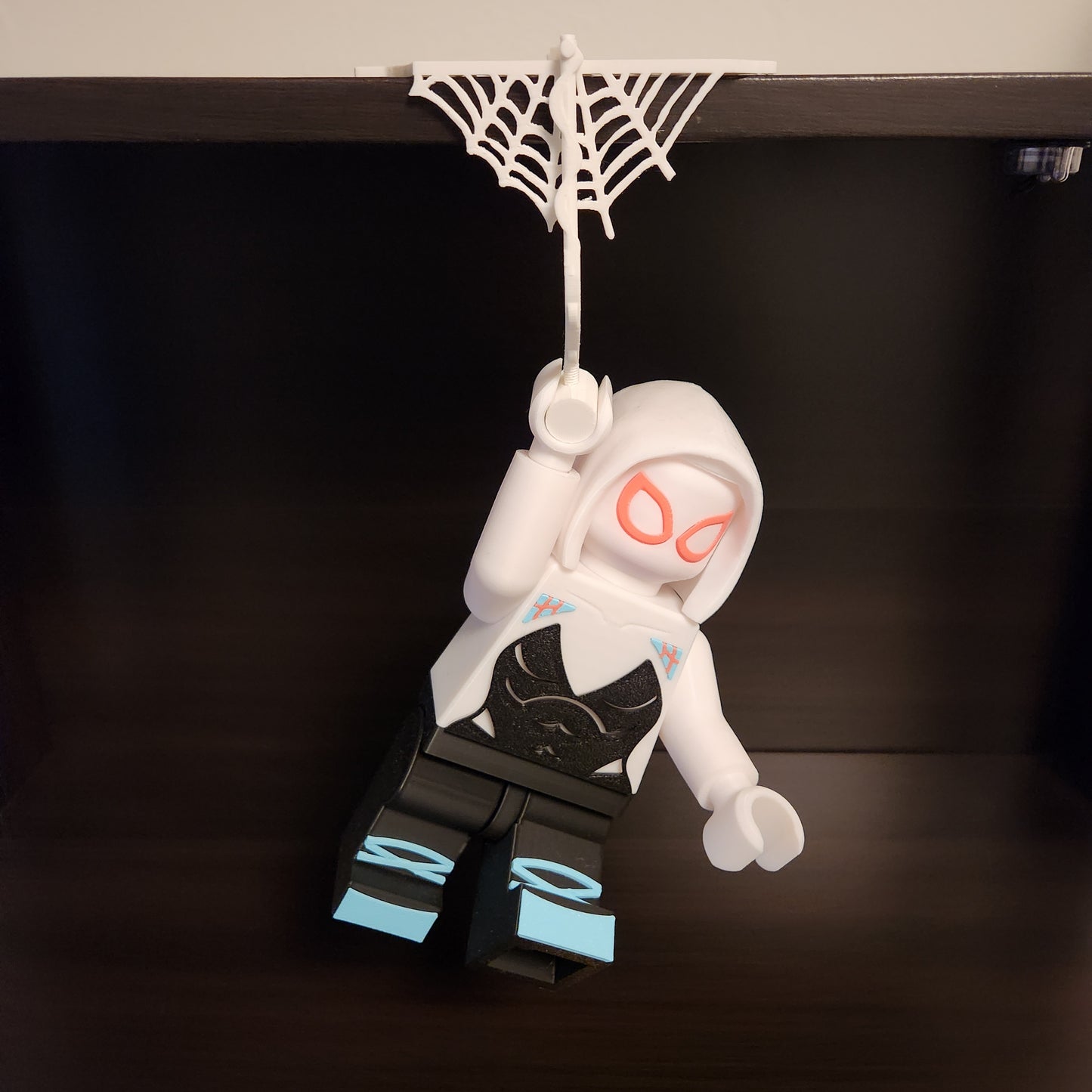 3D Printed Shelf Web for Big Bricks Characters