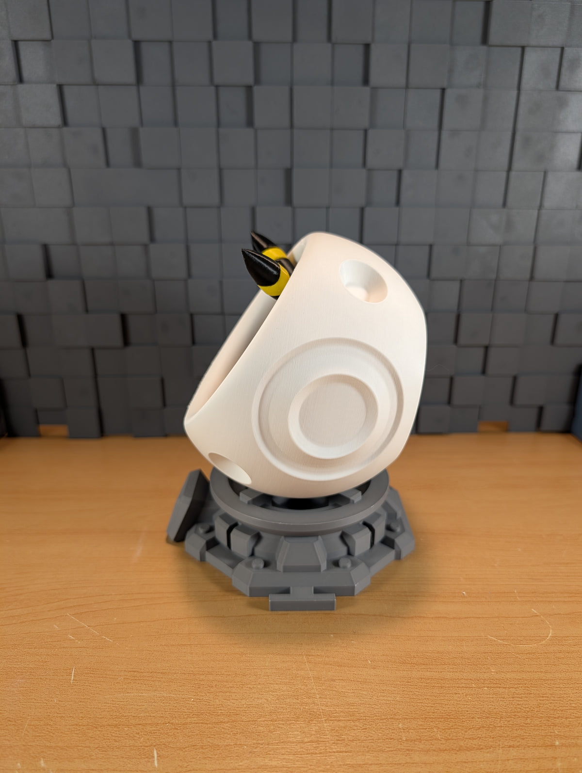 3D Printed | Umbreon in the Healing Pod | Print to Order